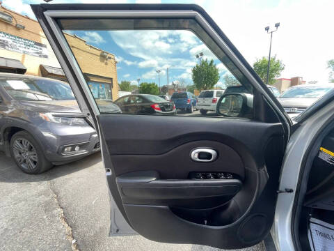 2016 Kia Soul +