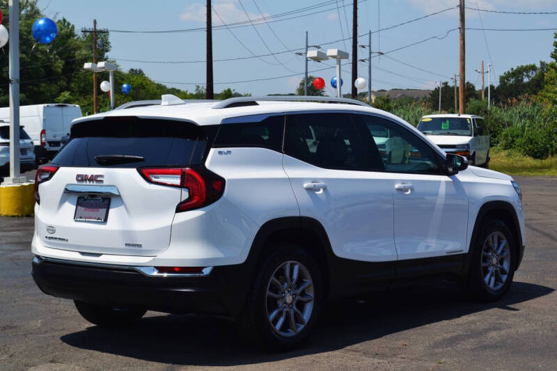 2024 GMC Terrain SLT