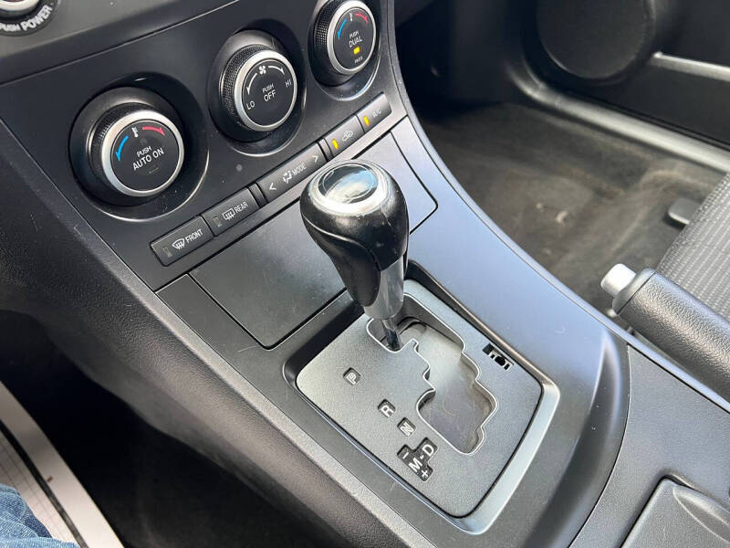 2013 Mazda MAZDA3 i Touring