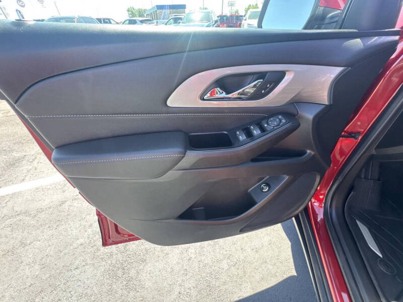2023 Chevrolet Traverse LT Leather