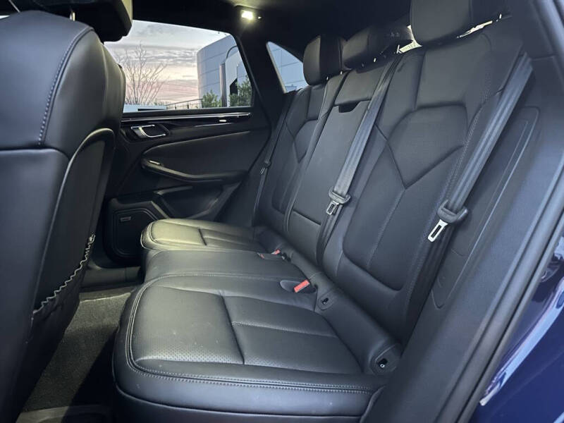 2024 Porsche Macan T