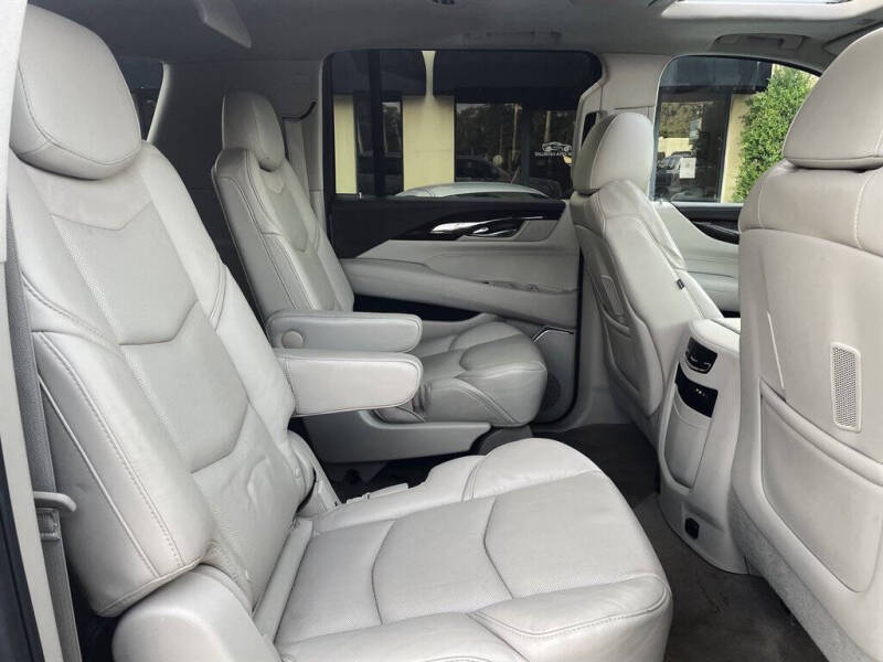 2016 Cadillac Escalade ESV Luxury Collection