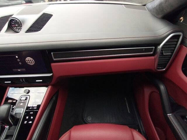 2022 Porsche Cayenne GTS Coupe