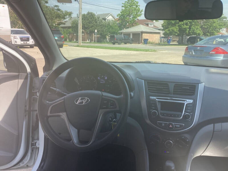 2016 Hyundai Accent SE