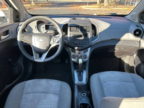 2014 Chevrolet Sonic LS Auto