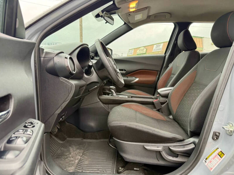 2021 Nissan Kicks SR