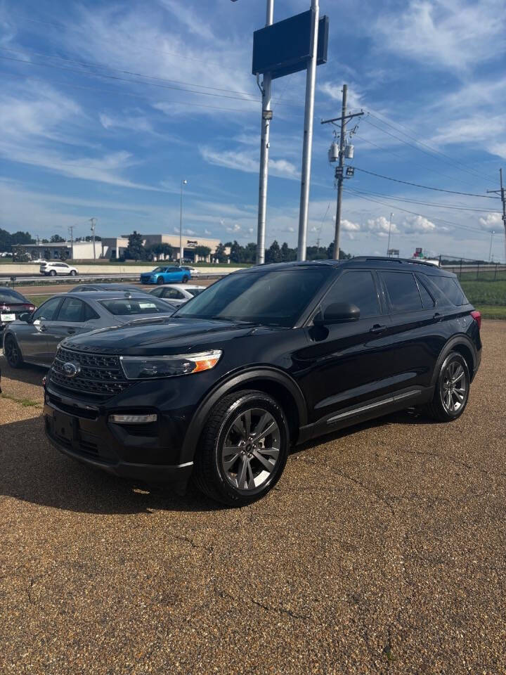 2021 Ford Explorer XLT RWD's photo