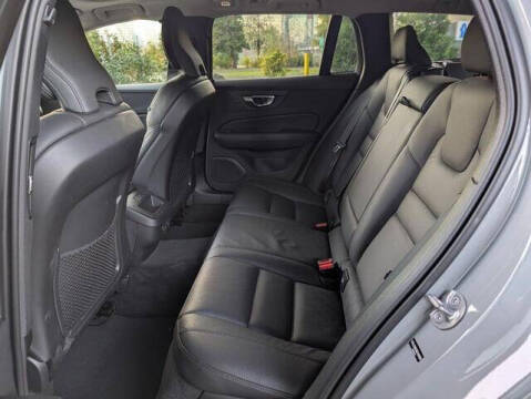 2025 Volvo V60 Cross Country B5 Plus