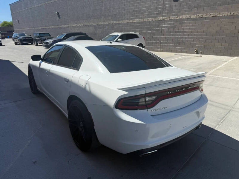 2016 Dodge Charger SE