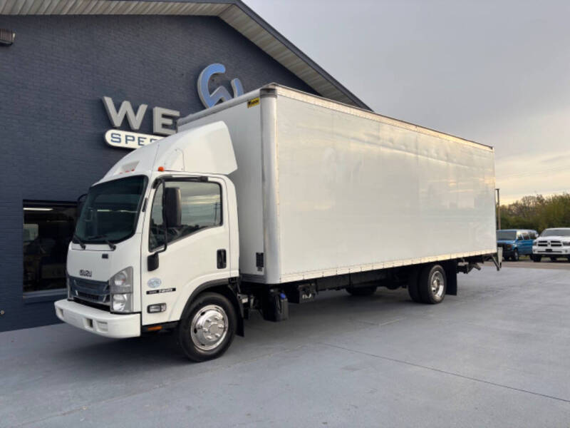 2017 Isuzu NRR 24FT Box Truck