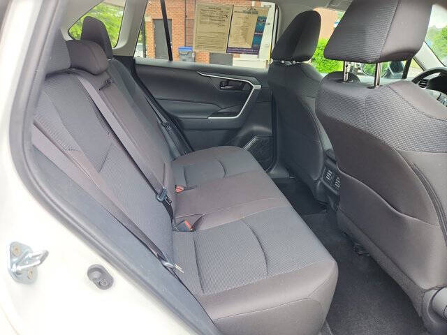 2025 Toyota RAV4 LE