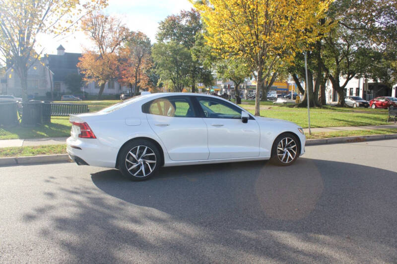 2020 Volvo S60 T5 Momentum