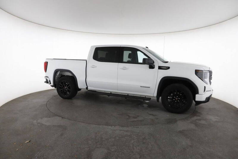 2025 GMC Sierra 1500 Elevation Standard