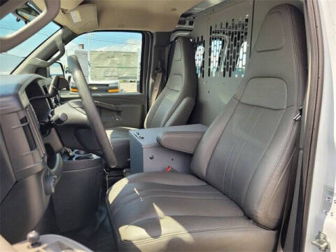 2025 Chevrolet Express 2500