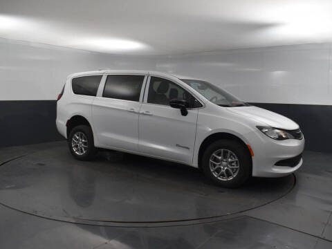 2025 Chrysler Voyager LX