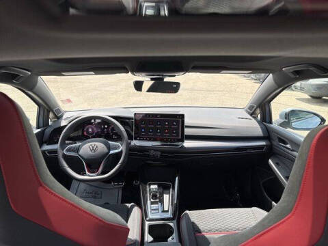 2025 Volkswagen Golf GTI SE