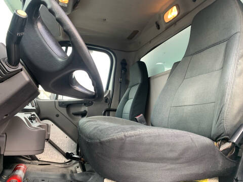 2012 Freightliner M2 106