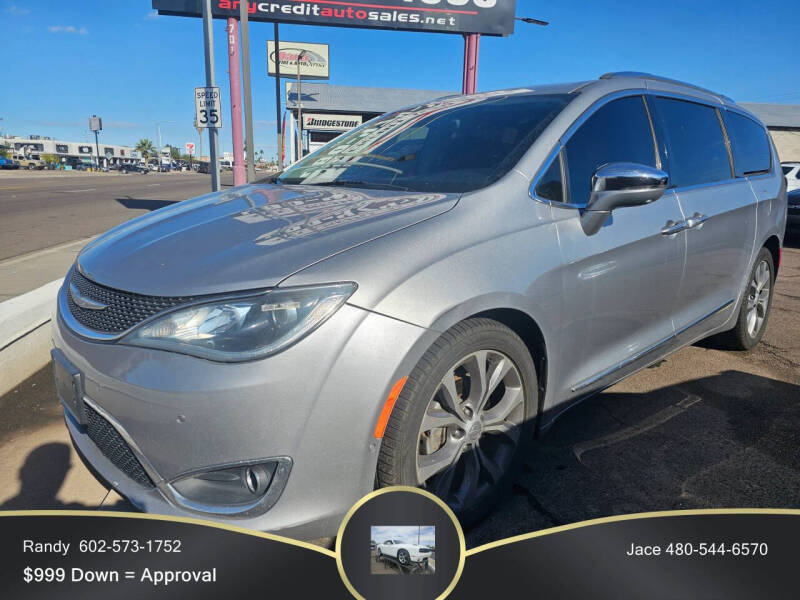 2018 Chrysler Pacifica Limited's photo