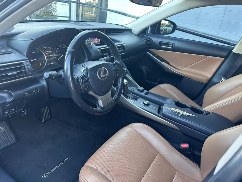 2017 Lexus IS 200t