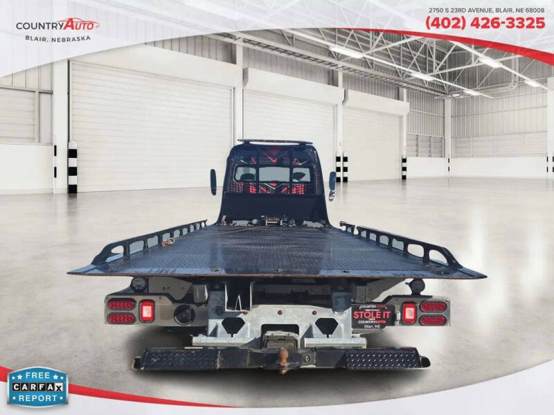 2022 Freightliner M2 106