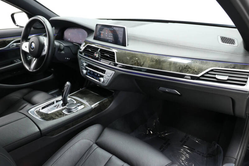 2021 BMW 7 Series 740i