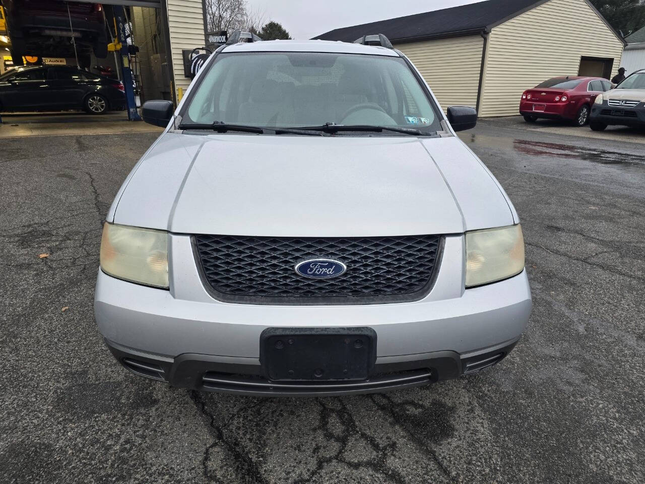 2005 Ford Freestyle for sale at QUEENSGATE AUTO SALES in York, PA