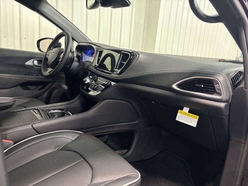 2027 Chrysler Pacifica Limited