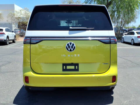 2025 Volkswagen ID. Buzz Pro S Plus 4Motion