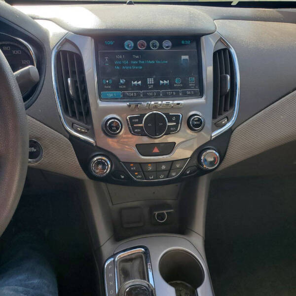 2017 Chevrolet Cruze LT Auto