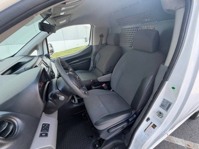 2017 Nissan NV200 SV