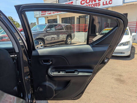 2016 Toyota Prius c Two