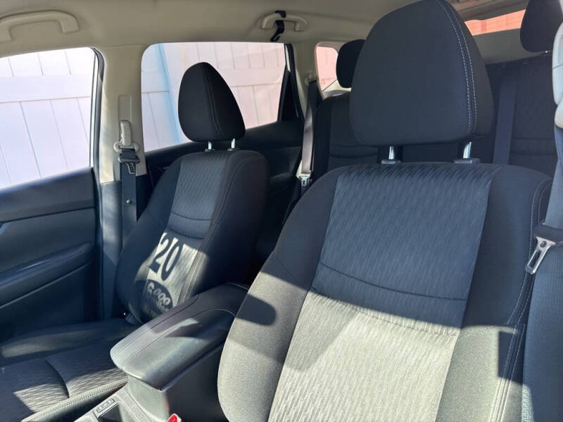 2020 Nissan Rogue SV