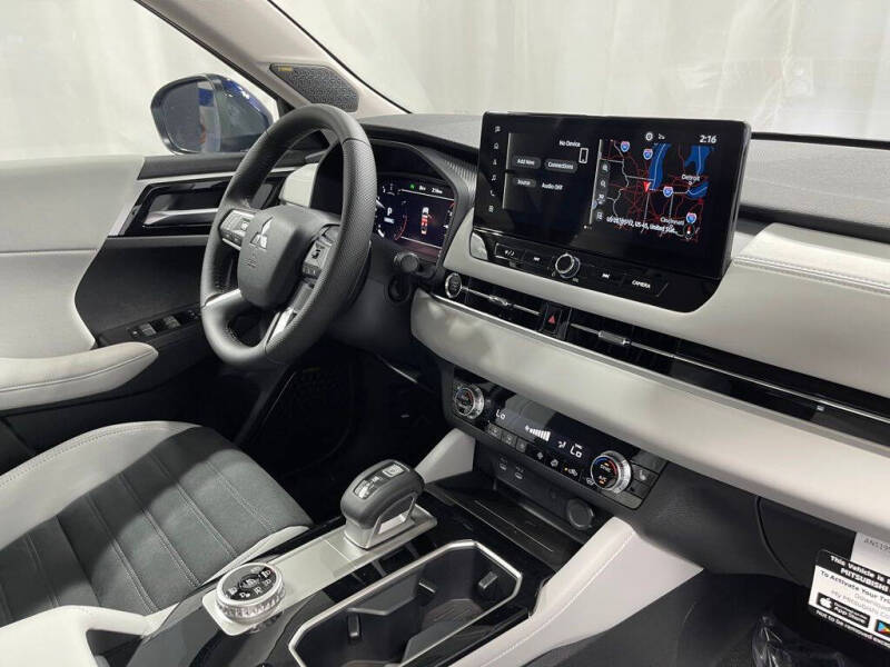 2025 Mitsubishi Outlander SE