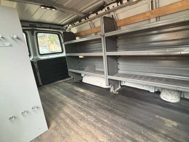 2017 GMC Savana 2500