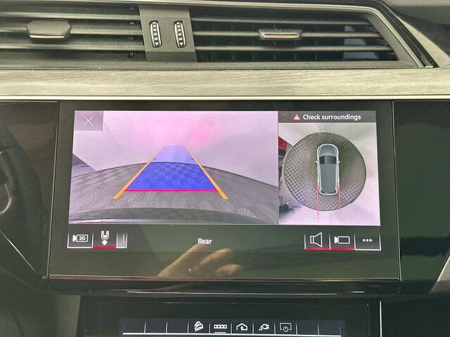 2023 Audi e-tron quattro Premium Plus