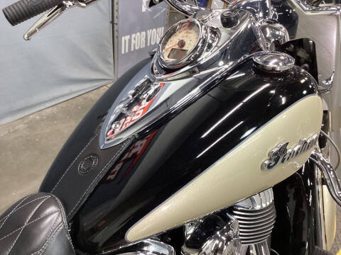 2021 Indian Motorcycle® Springfield® Thunder Blac