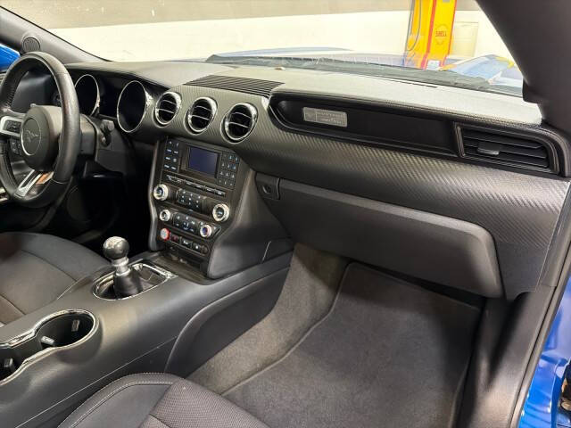 2017 Ford Mustang V6