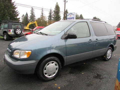 2000 Toyota Sienna for sale at Hall Motors LLC in Vancouver WA