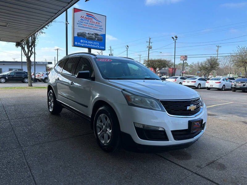 Used 2014 Chevrolet Traverse LS with VIN 1GNKVFKD0EJ187410 for sale in Dallas, TX