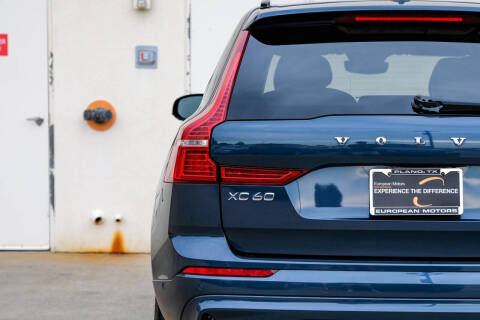 2023 Volvo XC60 B5 Plus Dark Theme