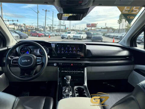 2023 Kia Carnival EX