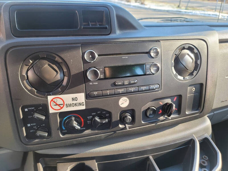 2014 Ford E-Series E-350 SD XLT