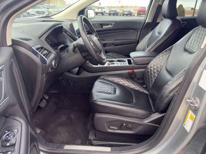 2024 Ford Edge Titanium