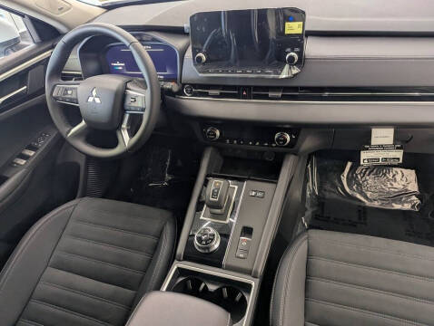 2025 Mitsubishi Outlander PHEV SE