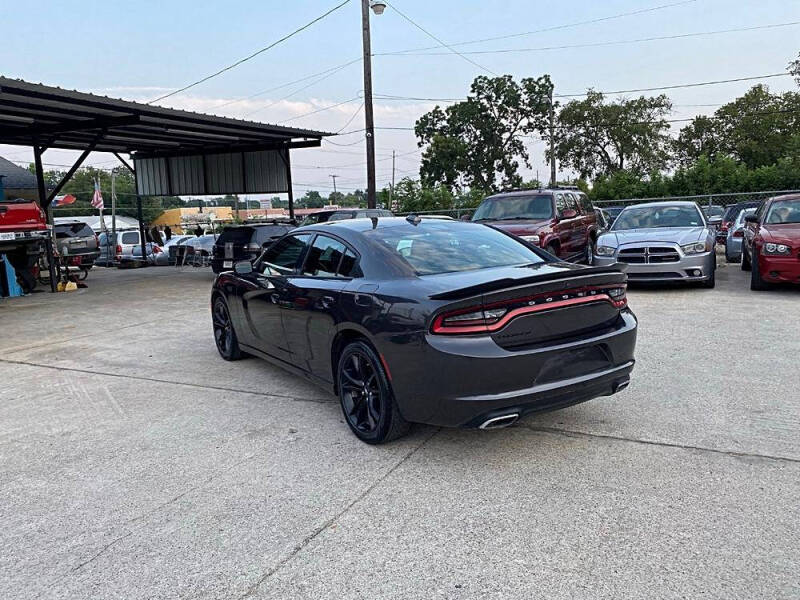 2017 Dodge Charger SXT