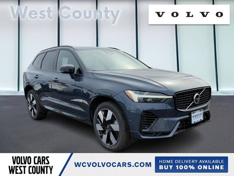 2025 Volvo XC60 T8 Plus Dark Theme