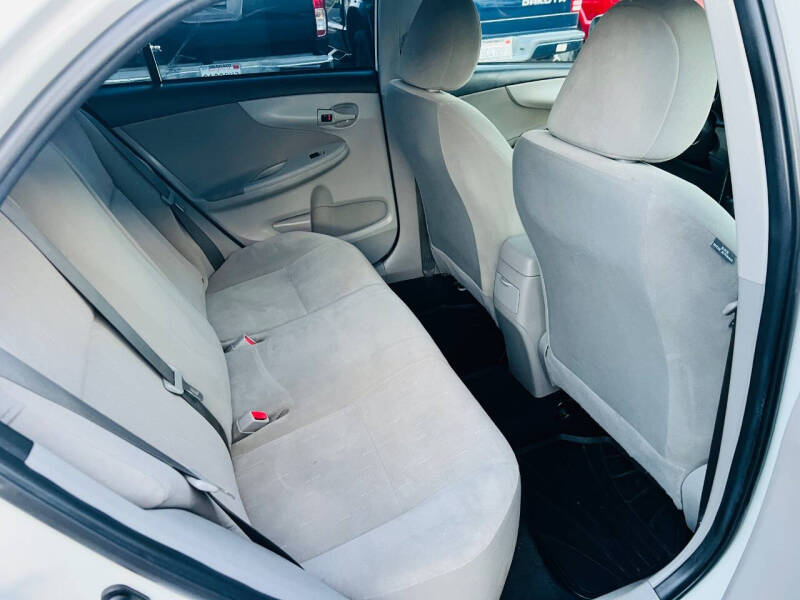 2013 Toyota Corolla LE