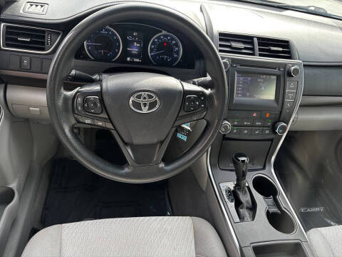 2017 Toyota Camry LE