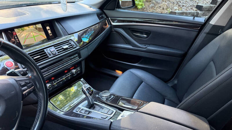 2016 BMW 5 Series 528i