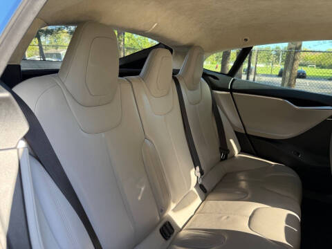 2015 Tesla Model S 70D